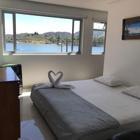 Hotel Bahia Guatapé Buitenkant foto