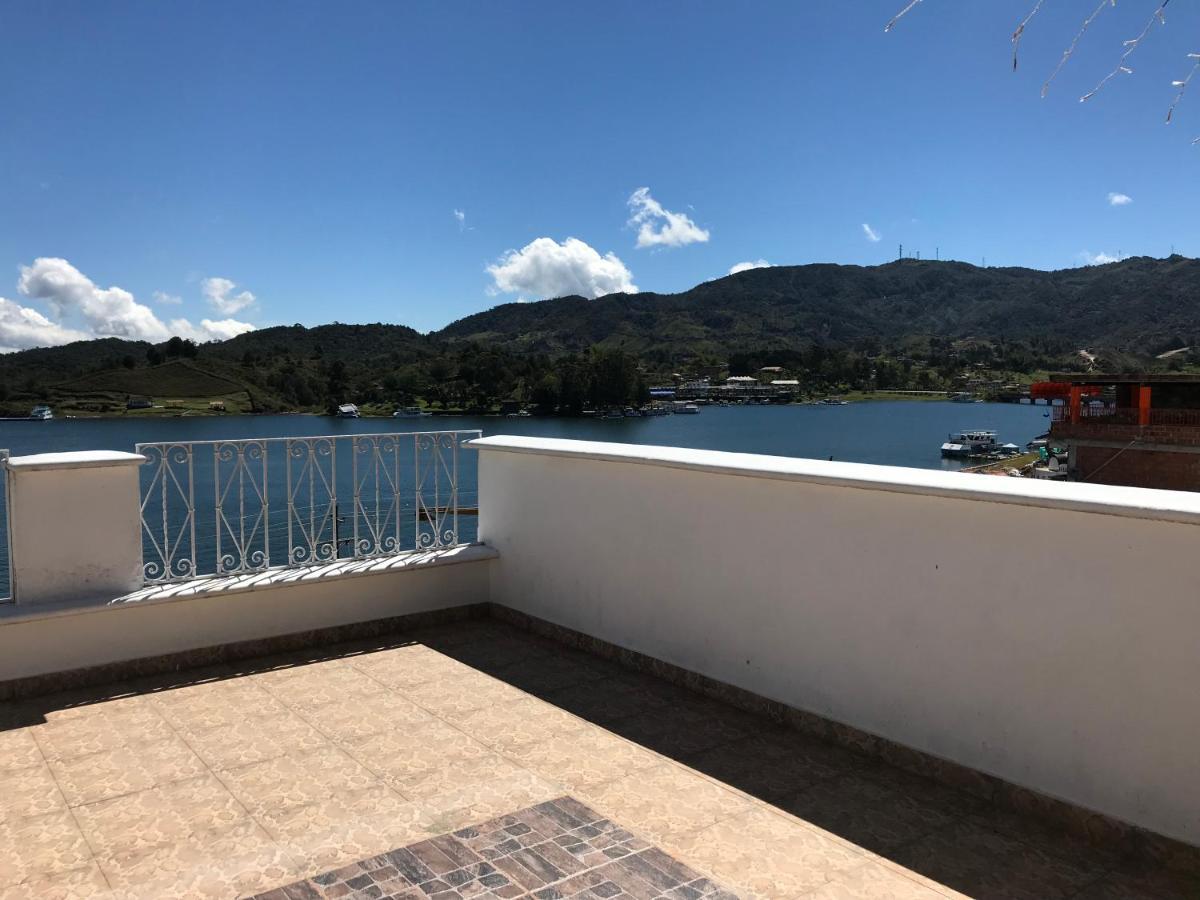 Hotel Bahia Guatapé Buitenkant foto