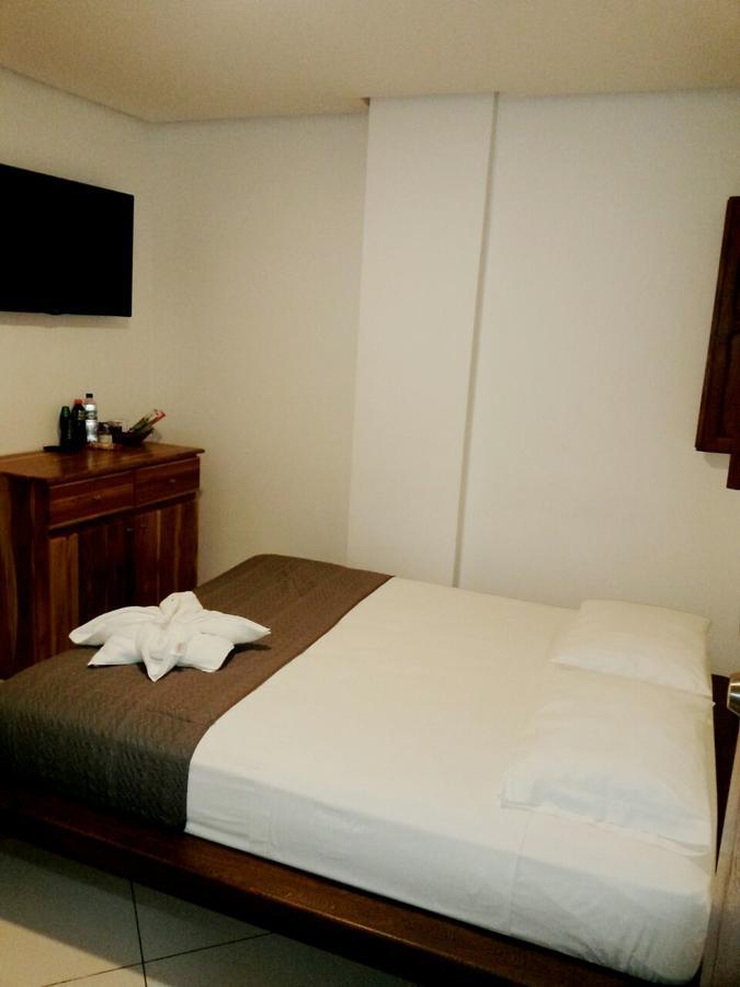 Hotel Bahia Guatapé Buitenkant foto